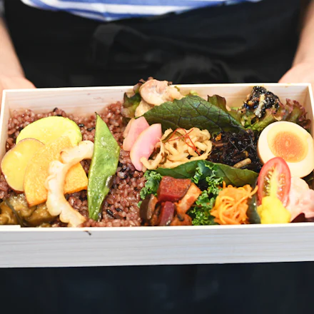 【逗子】ロケ弁でも大人気! 三浦野菜たっぷりで、思わず笑顔になる折り箱弁当